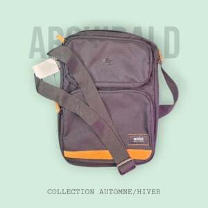 Solo New York Ludlow Universal Tablet Sling Crossbody Bag